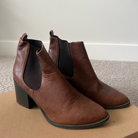 8.5 brown booties - Picture 3 of 4